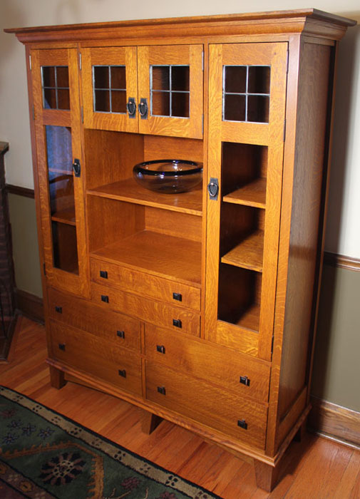 Craftsman Quarter-Sawn Oak Cabinet with Leaded Glass